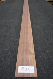 American Walnut Veneer 235 x 9-10 cm | 0.6mm | 0,223m² American Walnut Veneer 235 x 9-10 cm | 0.6mm | 0,223m²